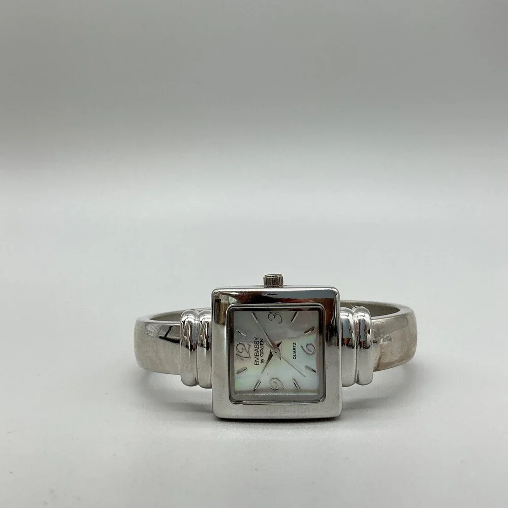 Embassy By Gruen GEM2138L Womens Watch 22mm Square MOP Silver Tone New Battery